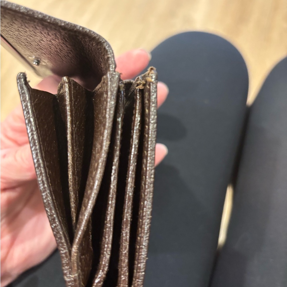 Gucci Tan and Brown Monogram Wallet - Picture 5 of 16